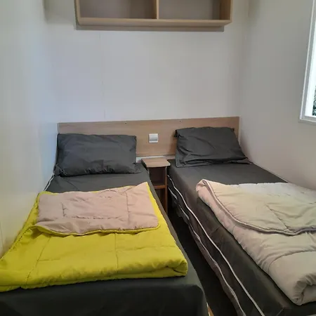 Mobilhome Spacieux Mh580 3ch Et Grande Terrasse Kemp *
