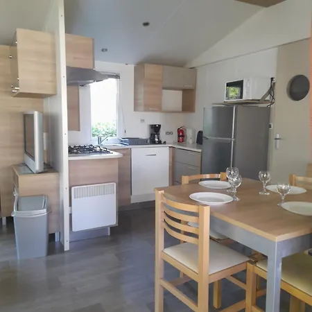 Kemp Mobilhome Spacieux Mh580 3ch Et Grande Terrasse